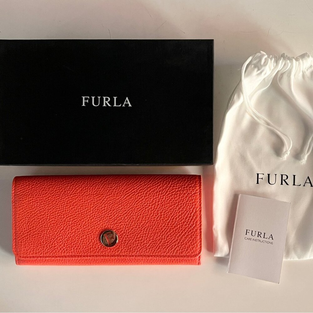 Brand new with tags Furla extra large bifold wallet in hibiscus leather